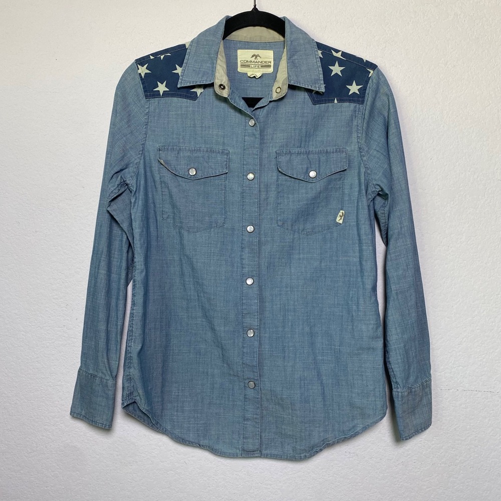 Commander Life Women Small Blue Chambray Western Snap Down Shirt Star Print Yoke